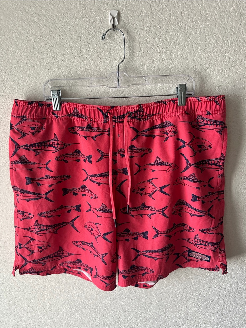 Vineyard Vines Mens XL Swim Trunks Coral Pink Fish Print Chappy Shorts Stretch